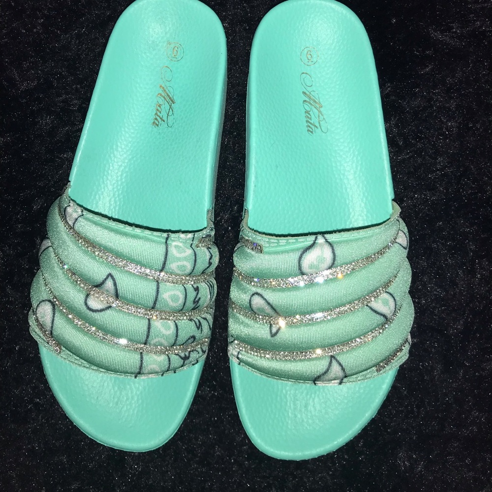 MINT BANDANNA SANDALS/PLATFORMS - Picture 6 of 8